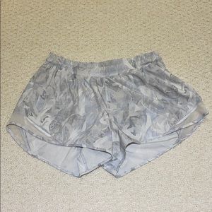 Lululemon hotty hot short 4”